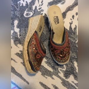Vintage Real Y2K Route 66 Women's Boho Beaded Mules - Brown and Red